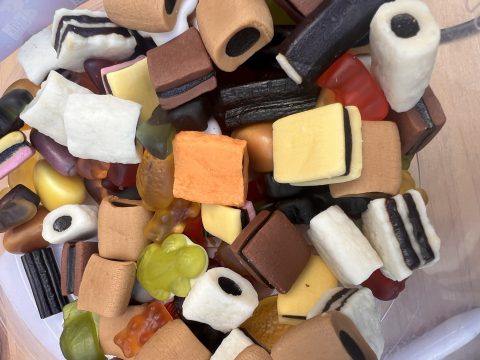 Süßes Abenteuer – Bonbons entdecken & Gummibärchen selbst herstellen!